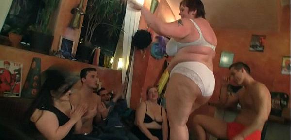  Huge tits group bbw party